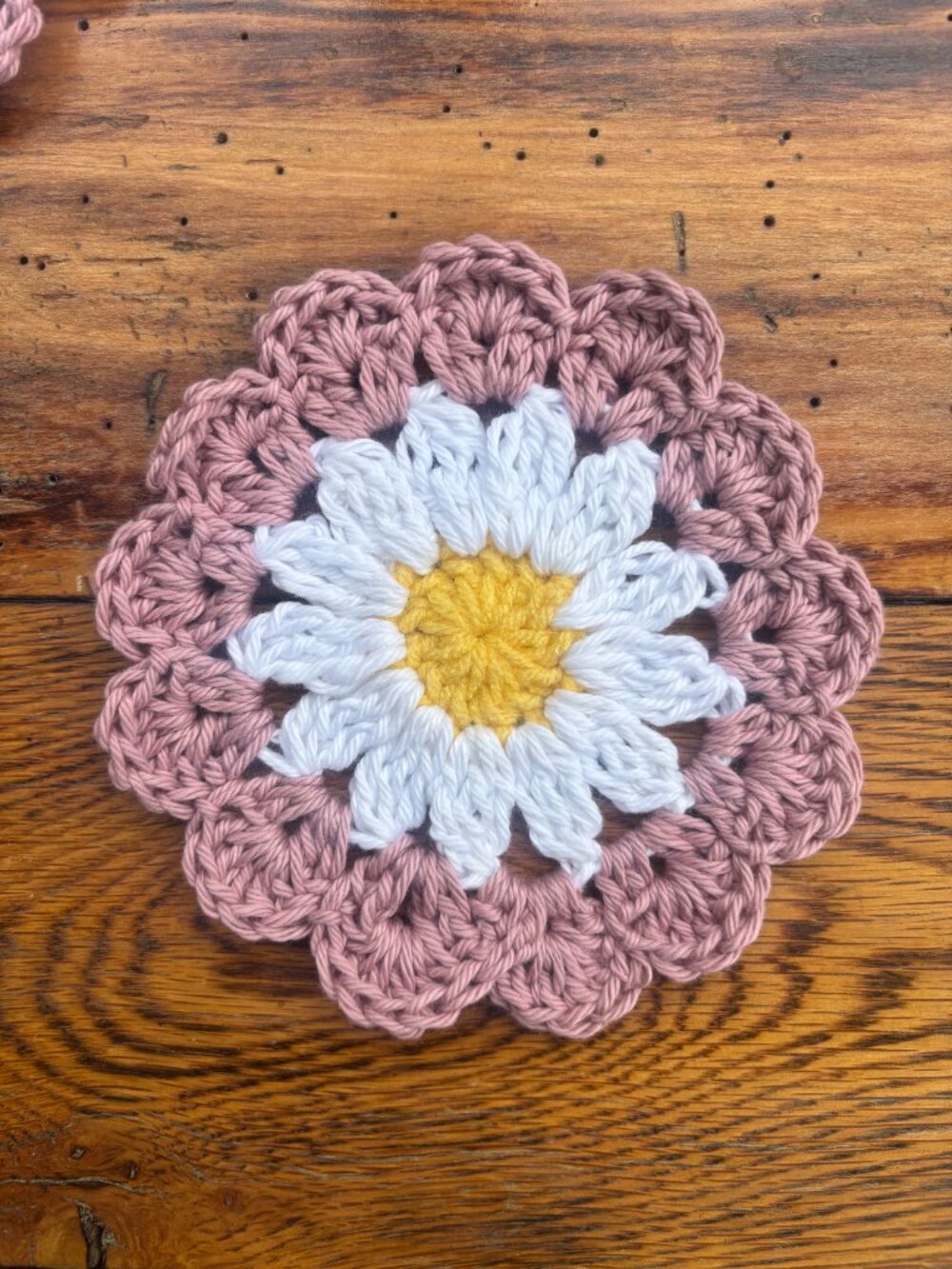 4 Crochet Daisy Coasters - Picture 3 of 5